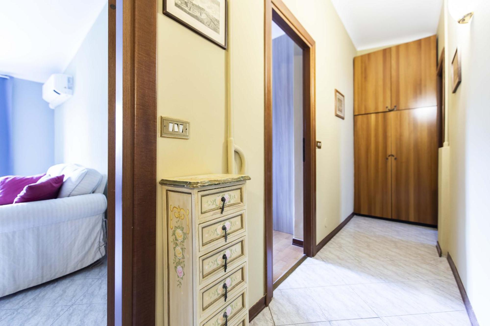 Castelfidardo 8 * Milano