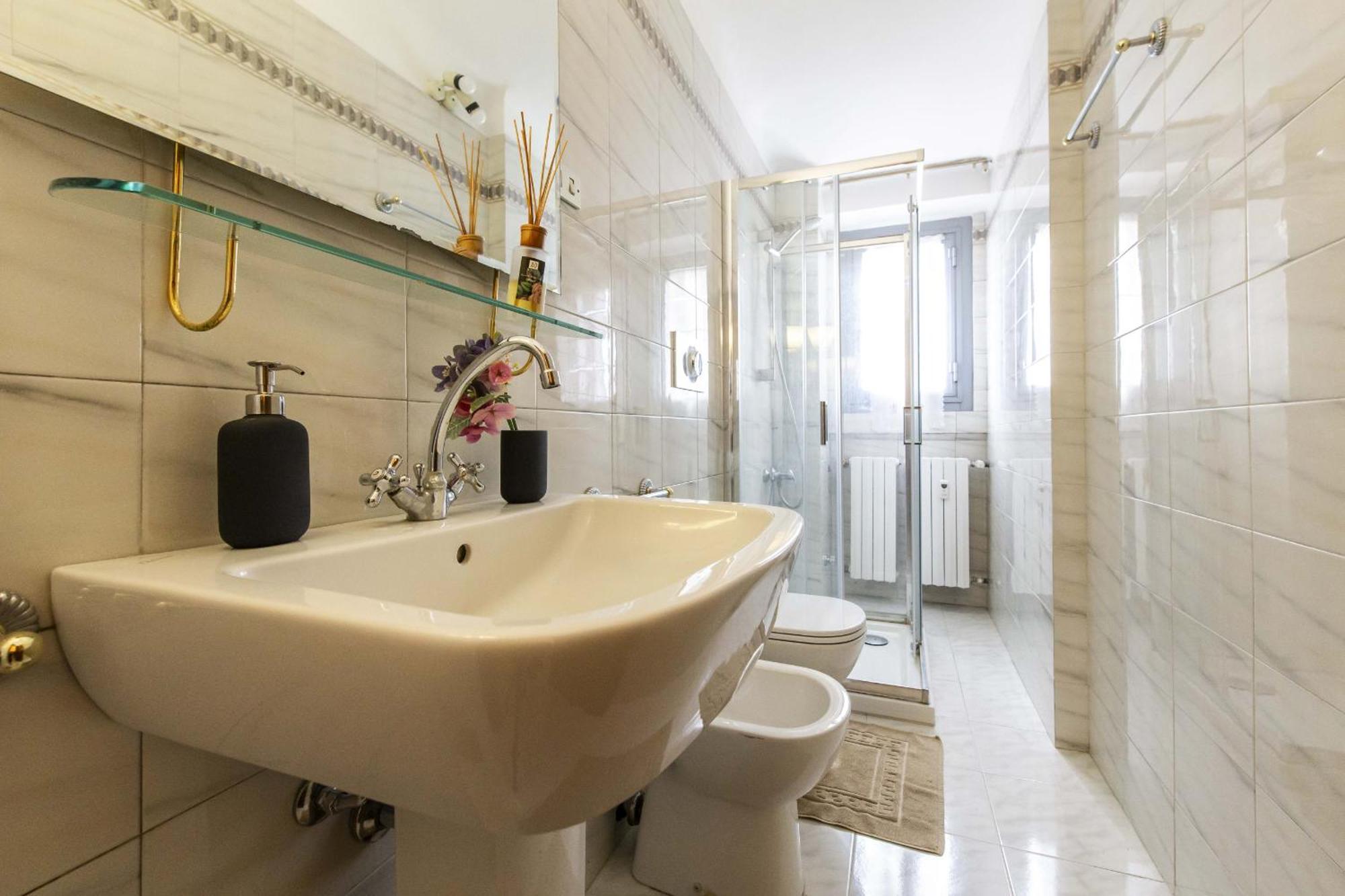 Castelfidardo 8 * Milano