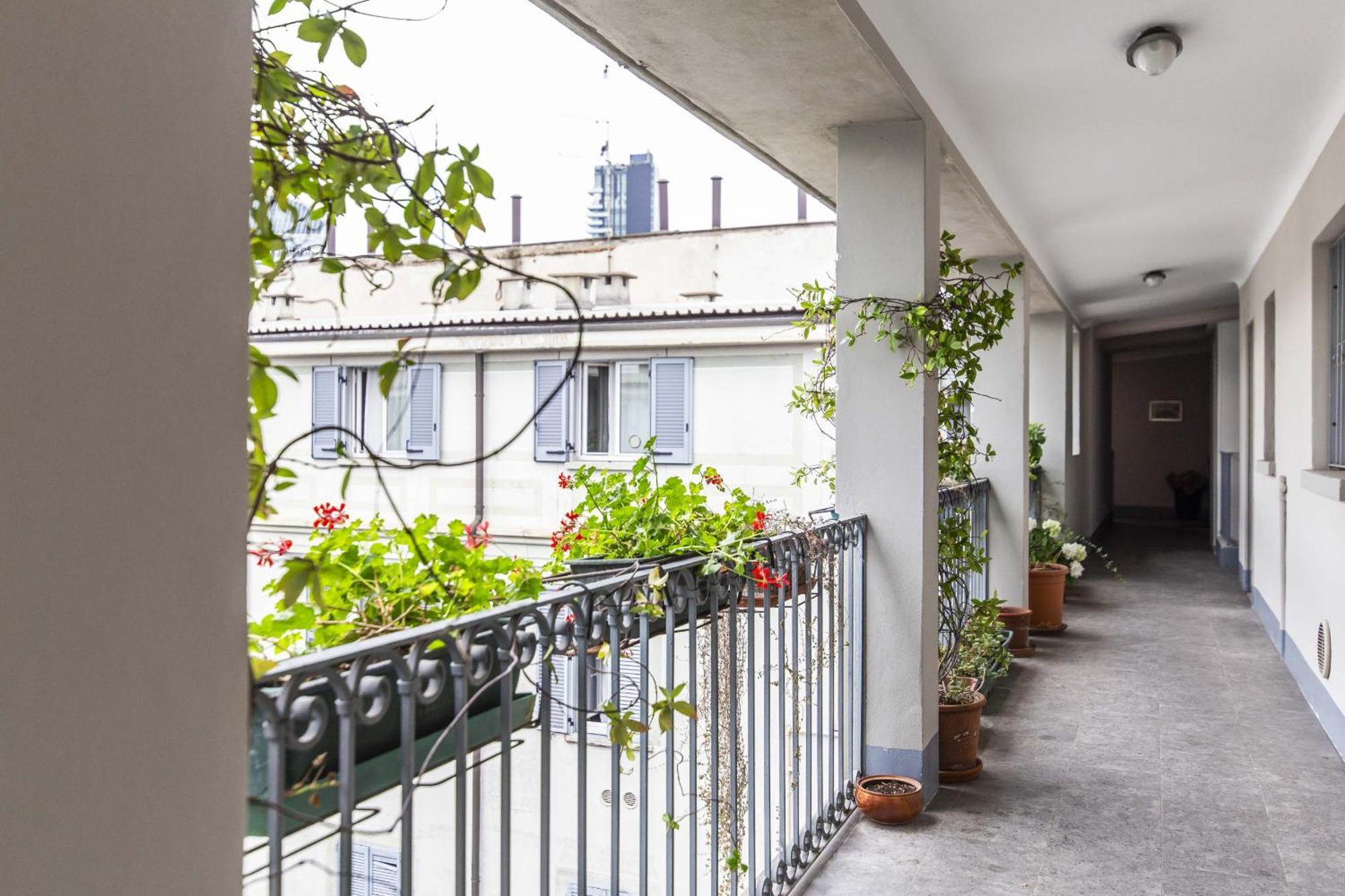 Castelfidardo 8 * Milano
